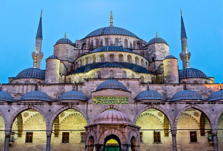 Blue-Sultanahmet-Mosque-Istanbul.jpg