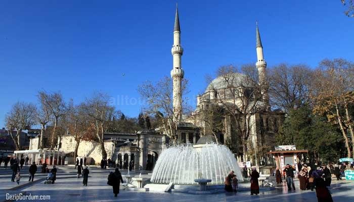 Eyüp-Sultan-mosque.jpg