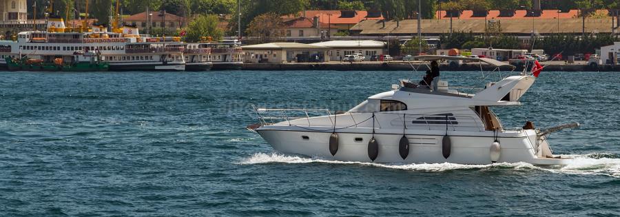 private-yacht-bosphorus-cruise-slider.jpg